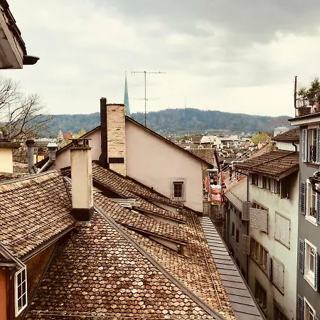 Niederdorf - Grossmuenster * ציריך